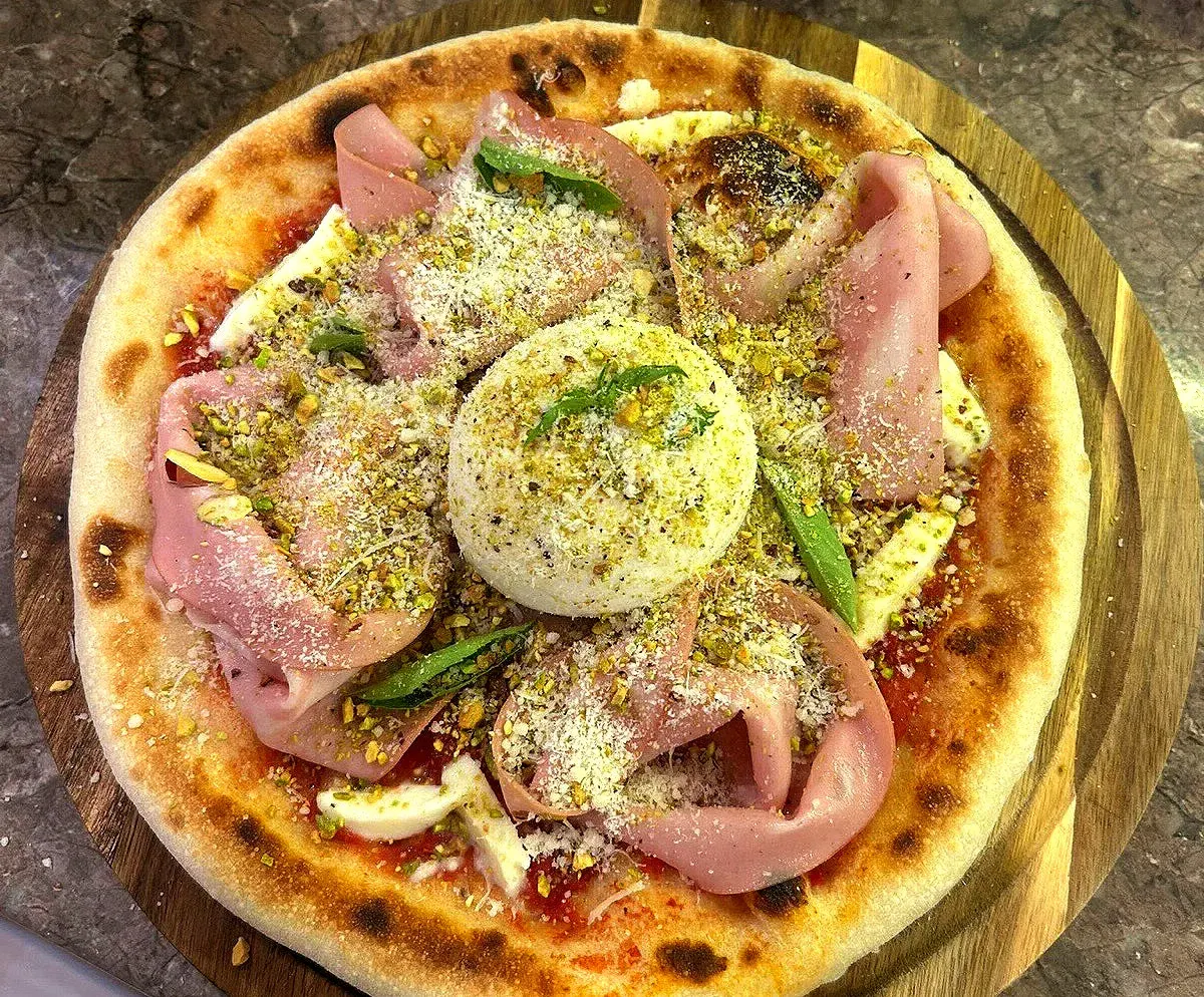Pizza Pesto & Mortadella